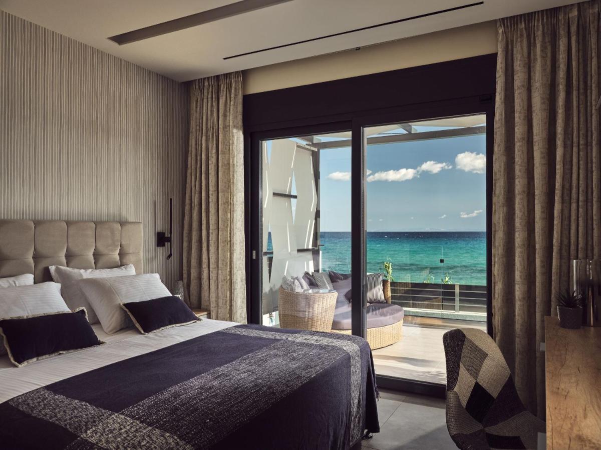 Blue View - Coastal Elegance With Swim Spa, By Zantewize *