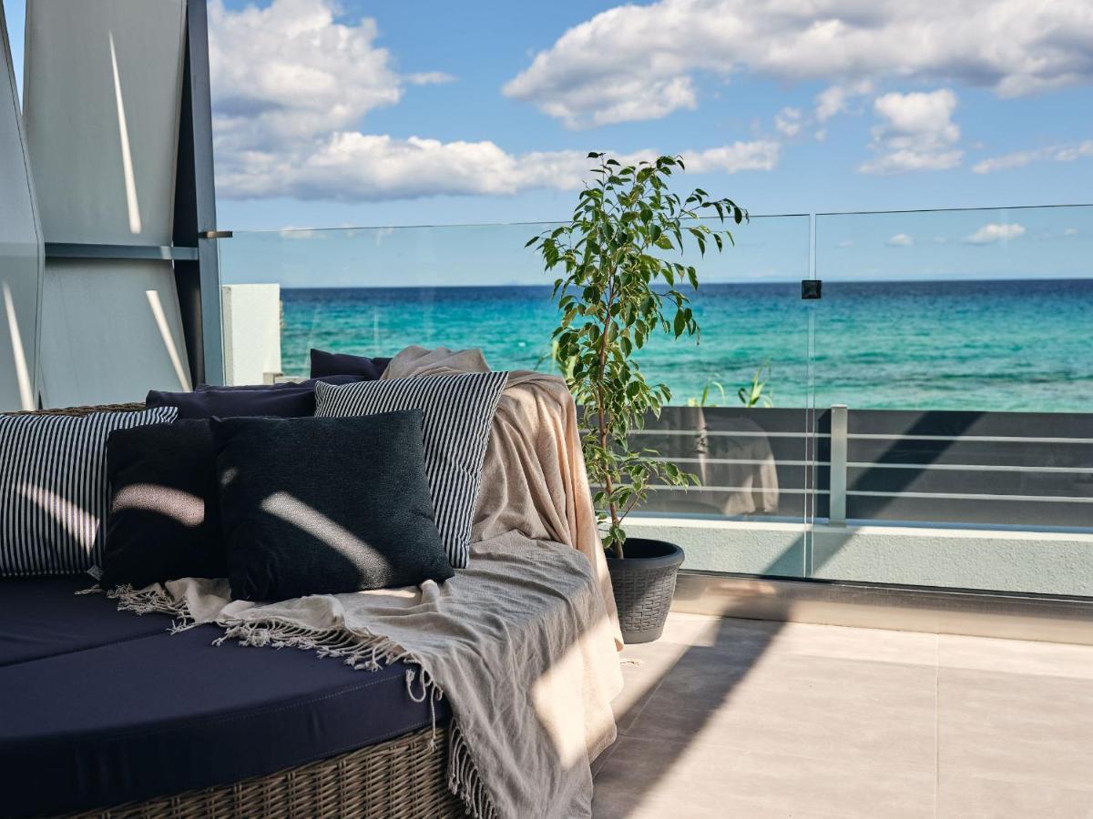 Blue View - Coastal Elegance With Swim Spa, By Zantewize *